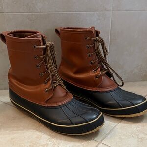 Target Men's Tan and Black Lace-Up Duck Boots